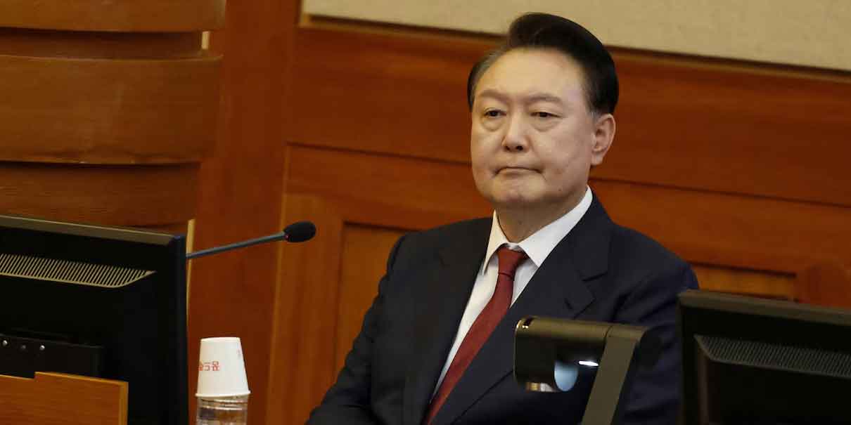 Destituyen a presidente de Corea del Sur por imponer la ley marcial