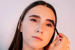 Aceite de ricino para cejas: el secreto natural para lograr una mirada más intensa