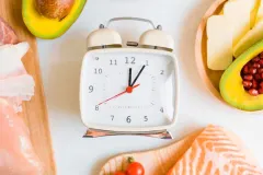 Ayuno intermitente: Beneficios y riesgos que debes conocer antes de intentarlo
