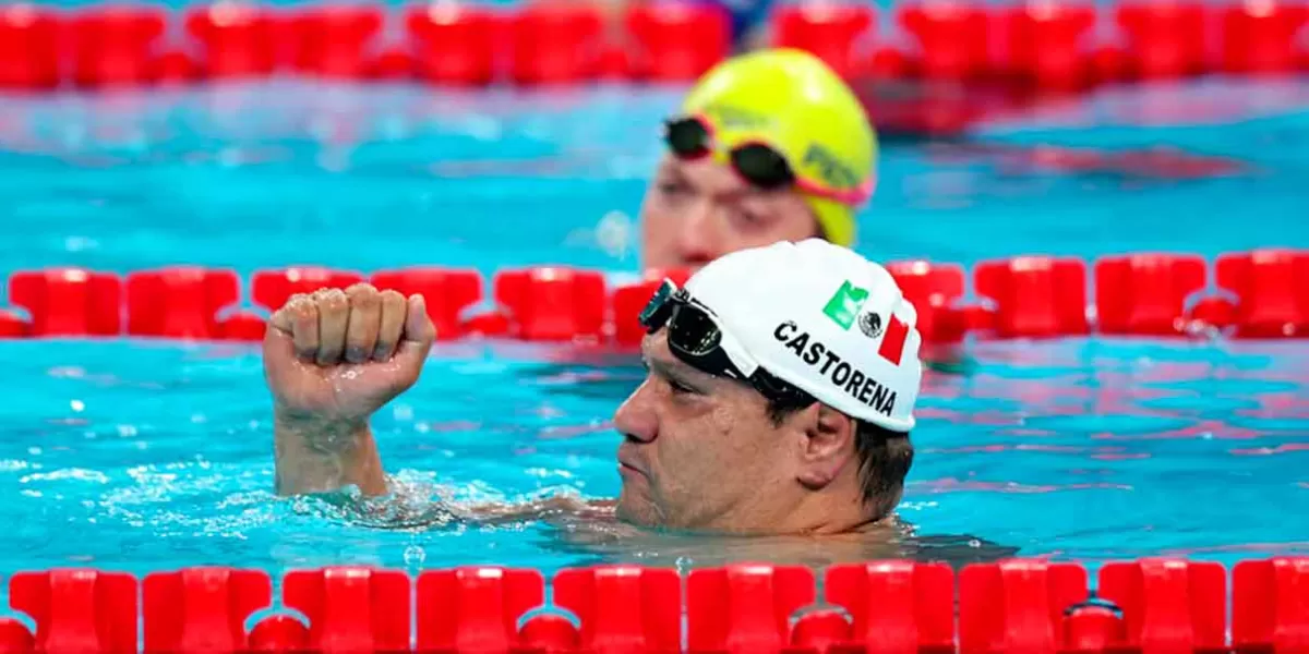 Arnulfo Castorena gana su cuarto oro en los 50m pecho en París 2024