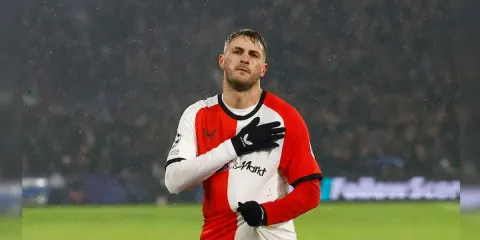 Ofreció migajas el AC Milan por el fichaje de Santi Jiménez 
