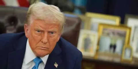 Y Trump, cumplió