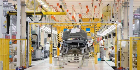 De cumplirse aplicación de aranceles Nissan trasladaría producción a EU