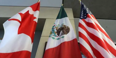 Seguirá el T-MEC porque conviene a los tres países, asegura Sheinbaum