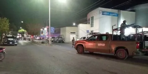 Hombres armados disparan en parque de Guanajuato; un muerto y niños lesionados