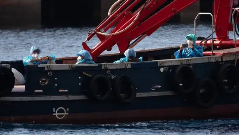 España lidera el desembarco del crucero aislado por la cepa mortal del hantavirus