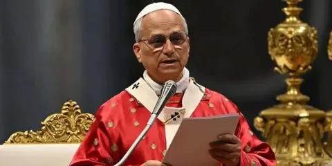 Papa León XIV llama a regular la inteligencia artificial y evitar una “guerra sin fin”