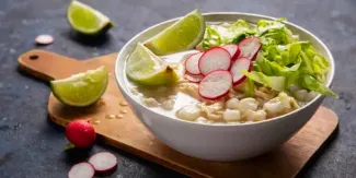 ¿Cuánto dura el pozole en el refrigerador? Tiempo seguro para comerlo
